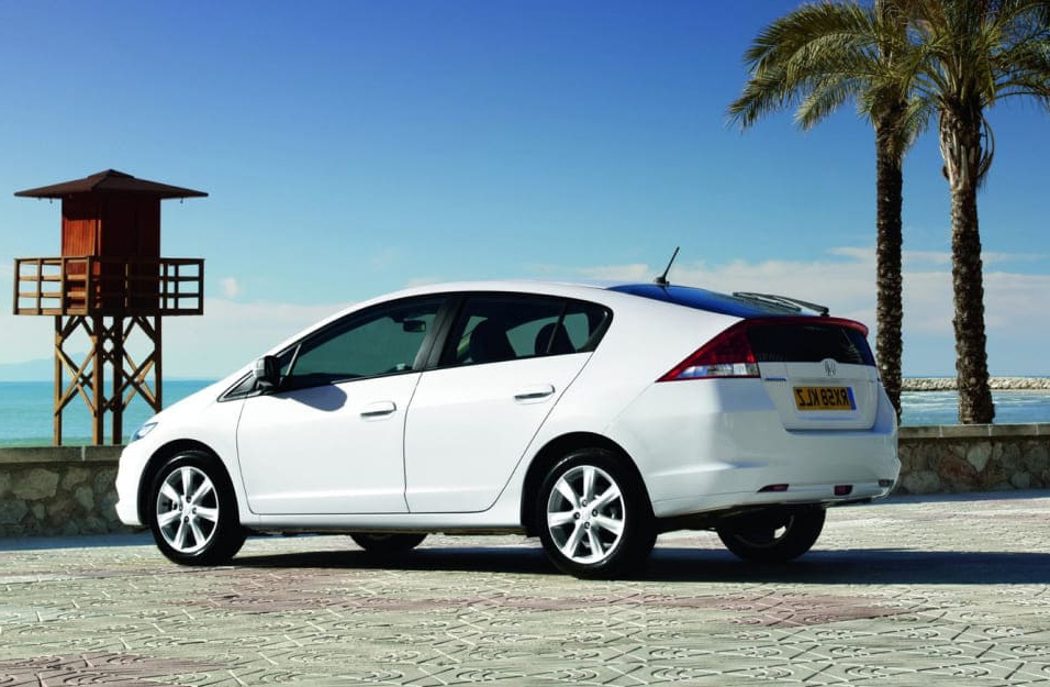 Замена аккумулятора Honda Insight